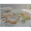 Image 2 : LOT 10 VINTAGE PYREX & FIRE KING KITCHENWARE: NEST