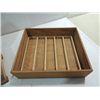 Image 3 : LOT 3 ITEMS: NICE CEDAR JEWELRY BOX, RING PEXIGLAS
