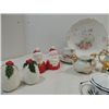Image 2 : LOT 17 VINTAGE CHINA & CERAMIC ITEMS: 4 PAIR SALT