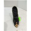 Image 2 : STYLIZED HIGH HEEL SHOE 8 RING KEEP.
