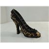 Image 1 : STYLIZED HIGH HEEL SHOE, 8 RING KEEP.