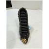 Image 2 : STYLIZED HIGH HEEL SHOE, 8 RING KEEP.