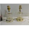 Image 2 : LOT 3 GLASS BASE DESK OR SIDE LIGHTS