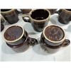 Image 2 : LOT 9 AMERICAN POTTERY BROWN EARTHWARE CUPS