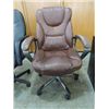Image 1 : BROWN LEATHER SWIVEL OFFICE HIGH BACK CHAIR