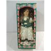 Image 1 : 1995 16" PORCELAIN CHRISTMAS CLASSIC DOLL