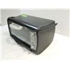 Image 1 : BLACK & DECKER TOAST-R-OVEN / BROILER LIKE NEW