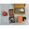 Image 2 : LOT 4 VINTAGE COLLECTIBLES: 2 CAMERA LIGHT METERS