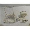 Image 2 : LOT 6 VINTAGE BATHROOM ITEMS: 2 OLD SPICE SHAVING