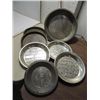 Image 1 : LOT 7 VINTAGE PRESSED METAL PIE TINS 8 TO 12"D