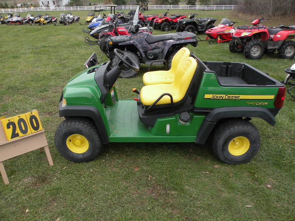 2011 John Deere Gator CX 1M00CXRAJBM090700