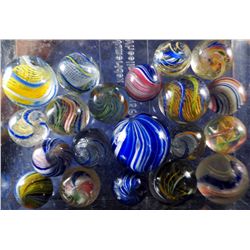 Marbles: Lot 2. Swirls and Onionskins. 20 Marbles.