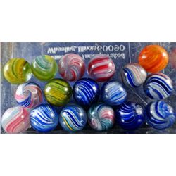 Marbles: Lot 5. End of Day. Onionskin. 17 Marbles.