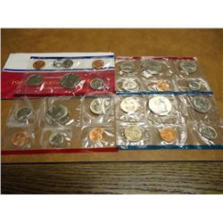 1979 & 87 US MINT SETS P/D (WITH ENVELOPES)