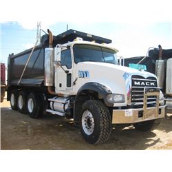 2009 MACK GU713 TRI-AXLE DUMP, S/N 1M2AX09C09M003785, MP8-425 MACK DIESEL ENG,M 10 SPD TRANS, 44K RE