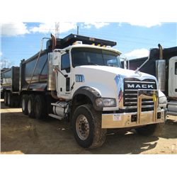 2009 MACK GU713 TRI-AXLE DUMP, S/N 1M2AX09C29M003786, MP8 425 HP MACK DIESEL ENG, ALLISON A/T, 44K R