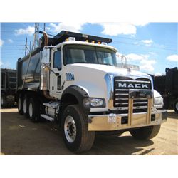 2009 MACK GU713 TRI-AXLE DUMP, S/N 1M2AX09C89M003789, MP8-425 MACK DIESEL ENG,M 10 SPD TRANS, 44K RE