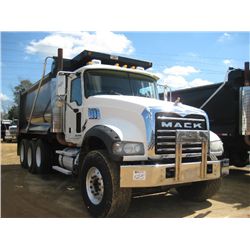 2008 MACK GU713 TRI AXLE DUMP, S/N 1M2AX09C88M003774, 425HP MACK MP8 DIESEL ENG, 10 SPD TRANS, 44K R