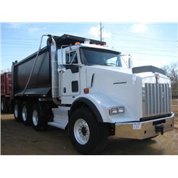2008 KENWORTH T800 TRI AXLE DUMP, S/N 1NKDXUEX18J222142, 475HP CAT DIESEL ENG, 8LL TRANS, 46K REARS,
