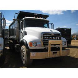 2006 MACK CV713 TRI-AXLE DUMP, S/N 1M2AG11C16M028983, MACK, 10 SPD TRANS, 44K REARS, 18K FRONT, ENGI