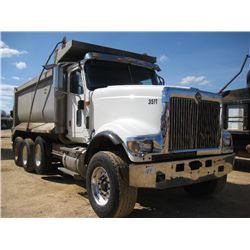 2002 INTERNATIONAL 5900 TRI AXLE DUMP, S/N 1HTXRAXT92J033511, C12 CAR DIESEL ENG, 10 SPD TRANS, 46K 