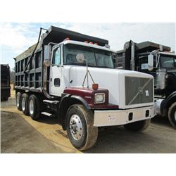 1996 VOLVO TRI AXLE DUMP