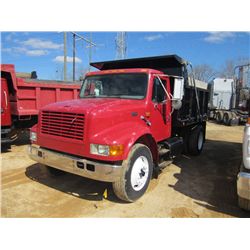 1999 INTERNATIONAL 4900 S/A DUMP, S/N 1HTSDAAN4XH675068, DT466E DIESEL ENG, 6 SPD TRANS, CROWN GRAVE