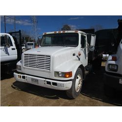 1999 INTERNATIONAL 4900 S/A FLATBED, S/N 1HTSDAAM4XH638240, DT466E DIESEL ENG, 6 SPD TRANS, 16' FLAT
