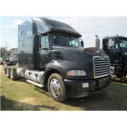 2000 MACK VISION CX613 T/A TRUCK TRACTOR, S/N 1M1AE074Y1YW002608, MACK 460, 13 SPD, 40K REARS, AIR R