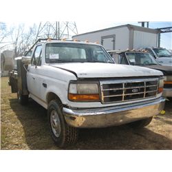 FORD F350 S/A FLATBED, S/N 1FDHF37G8NNA68333, GAS ENG, 5 SPD TRANS, 10' FLATBED BODY, ODOMETER READI