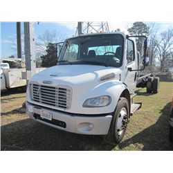2006 FREIGHTLINER S/A CAB & CHASSIS, S/N 1FYACXDC46HX01227, C7 CAT DIESEL ENG, 6 SPD TRANS, 21K REAR