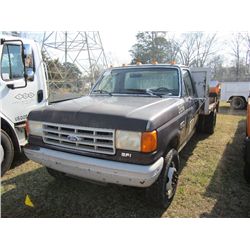1991 FORD F SERIES S/A FLATBED, S/N 2FDLF47G0MCB02656, GAS ENG, A/T, 10' FLATBED BODY, ODOMETER EADI
