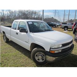 2000 CHEVROLET 2500 PICKUP, S/N 1GCGC29U6YE268072, GAS ENGINE, A/T, EXTENDED CAB, LONG BED, ODOMETER