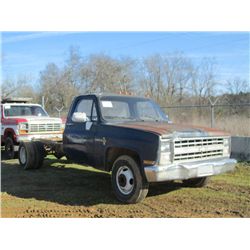 CHEVROLET C30 CAB & CHASSIS
