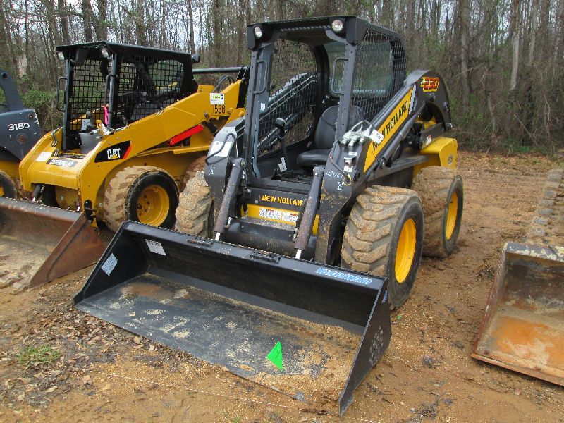 NEW HOLLAND L230 SKID STEER LOADER, S/N NCM449623 (12 YR) GP BUCKET