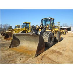 JOHN DEERE 824J WHEEL LOADER, S/N 586420 (03 YR) GP BUCKET, ECAB W/AIR, 26.5R25 TIRES