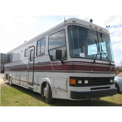 1990 OSHKOSH 40' OVERLAND MOTORHOMES  S/N 4CDC7XB16L1900082  CAT DIESEL ENG  A/T SLEEPS 6  BATH  GAS