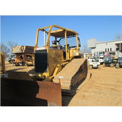 CAT D5M LGP CRAWLER TRACTOR  S/N 6AS00292  6 WAY BLADE  CANOPY  SWEEPS  REAR SCREEN  METER READING 7