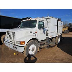 1996 INTERNATIONAL 4700 S/A STREET SWEEPER TRUCK, S/N 1HTSCARP5TH360231, INTL DT 466E DIESEL ENG, A/