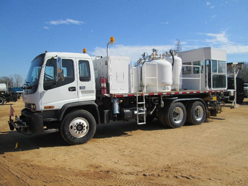 1999 GMC T8400 T/A PAINT STRIPING TRUCK, S/N 1GDT7C4C0XJ502666, CAT