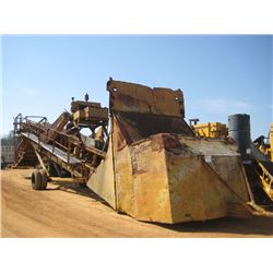 KOHLBERG 1142-50 CONVEYOR W/SHAKER, S/N 25-1142-50-65, DIESEL ENG