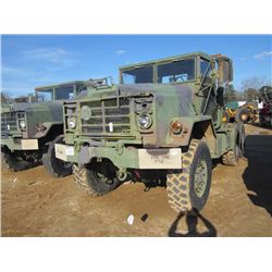HARSCO M931A 6X6 MILITARY TRUCK TRACTOR, S/N 31-00666, CUMMINS DIESEL ENG, ALLISON A/T, P/S, DISC WH
