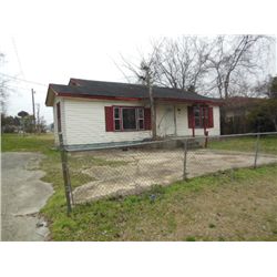 802 ARCOLA ROAD, DEMOPOLIS, AL House and lot located at 802 Arcola Road, Demopolis, AL  36732