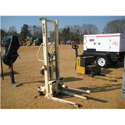 SONY WAREHOUSE ELECTRIC LIFT, 500XE MAX, S/N PH9833-5 (88 YR)