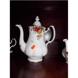 ROYAL ALBERT - OLD COUNTRY ROSES - COFFEE POT