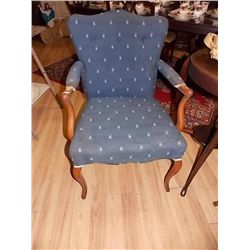 VINTAGE ARM CHAIR -QUEEN ANN LEGS