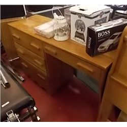 MAPLE SINGLE PEDESTAL DESK WITH 4 DRAWERS