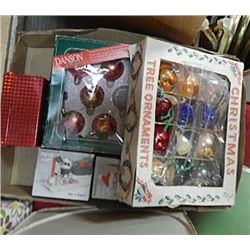 BOX OF VINTAGE AND OTHER CHRISTMAS ORNAMENTS