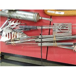 STAINLESS STEEL BBQ TOOL SET - 2 BUNDLES