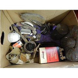 BOX OF VINTAGE COLLECTABLES - ETC